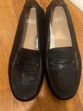 Johnston & Murphy Black Leather Penny Loafers with Contrast Stitching